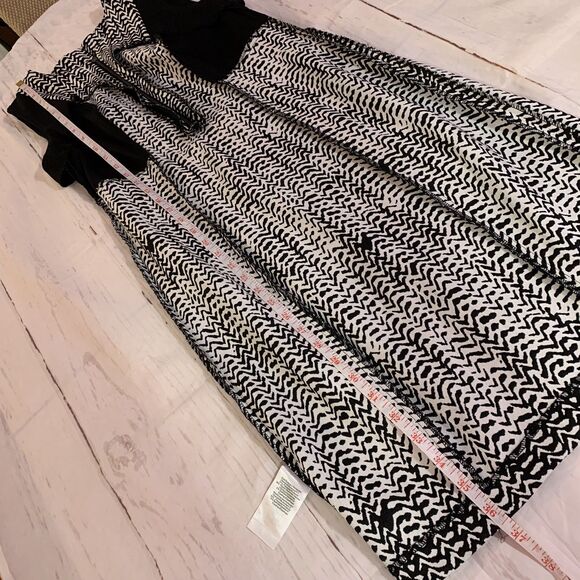 DKNY Dress Bodycon Slim 2 XS Black White zipper Stretch zigzag animal Colorblock - Picture 15 of 16